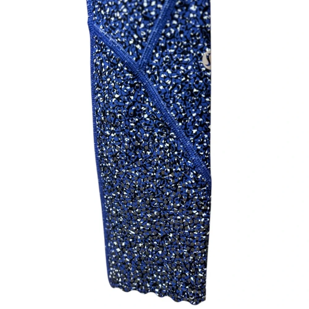 Lululemon RETIRED Tight Stuff Shadow Wrap Sapphire Blue/Black SZ 2 Running Gym